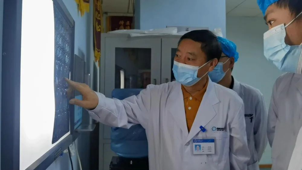 胆结石微创保胆手术大概多少钱,胆囊炎合并胆结石能保胆取石吗