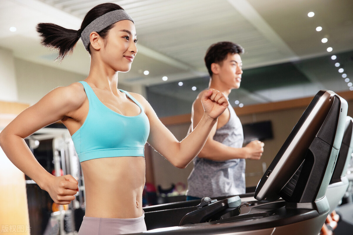 户外和跑步机跑步哪个消耗得多,跑步机跑步和户外跑哪个伤膝盖