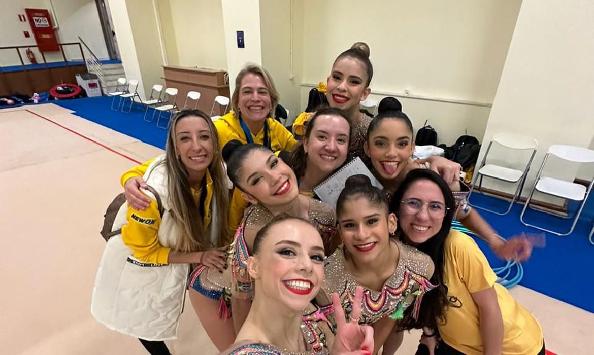 史上首次！巴西体操队在世界杯舞台上获金牌