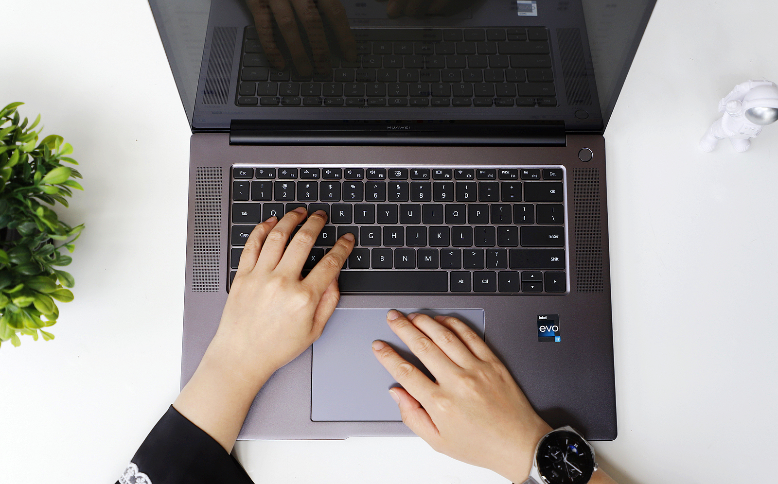 华为matebook16s和14s哪个好,华为matebook16s和华为14s哪个好