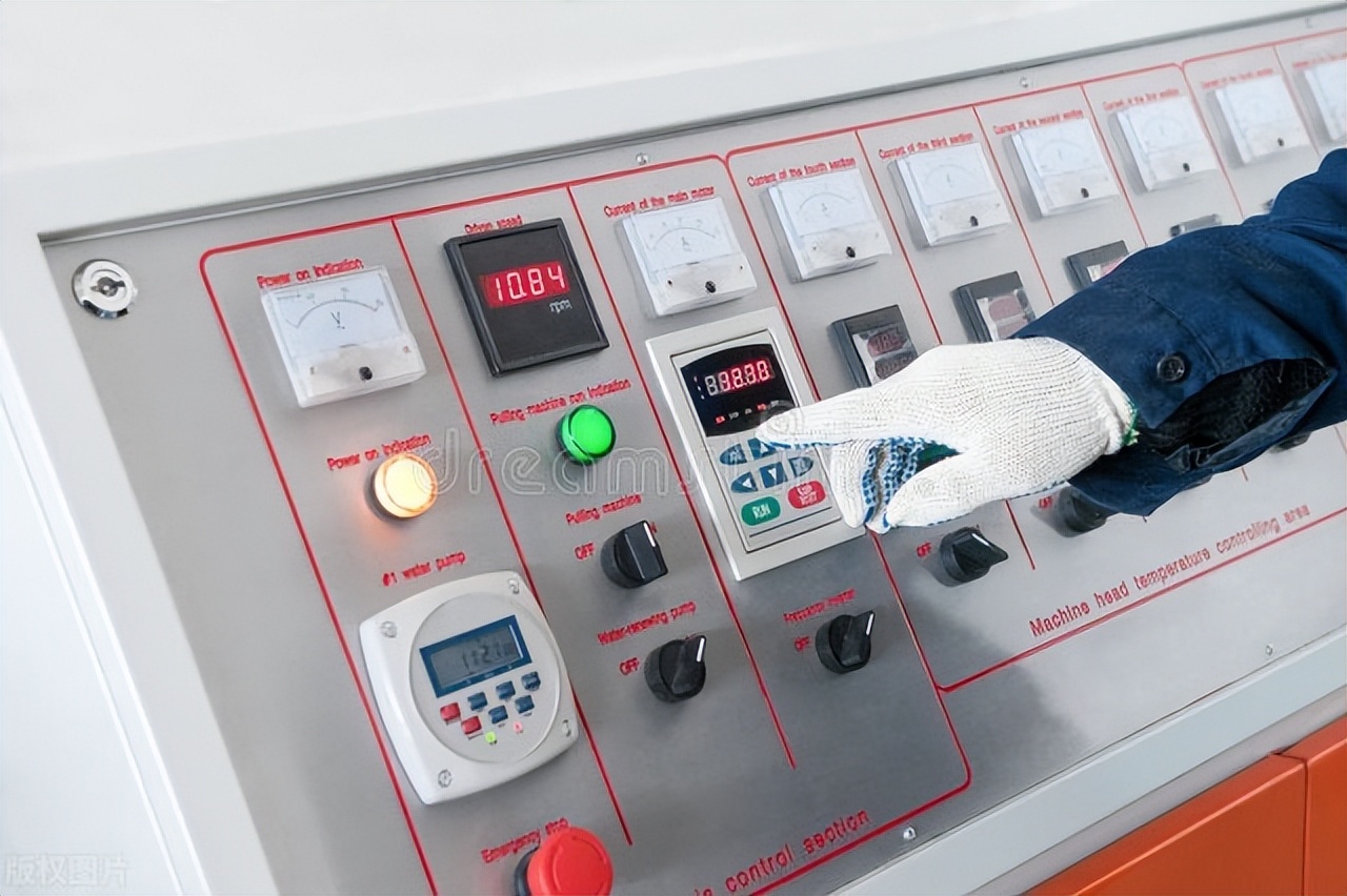 填志愿什么专业就业前景好,报志愿热门专业及就业前景