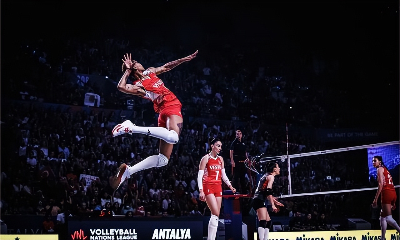 13连败！前亚洲冠军创世界女排联赛耻辱纪录，霸王条款让人无语