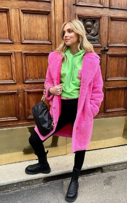 宇宙时尚博主被质疑衣品？！网友吐槽：她的穿搭我真看不懂…