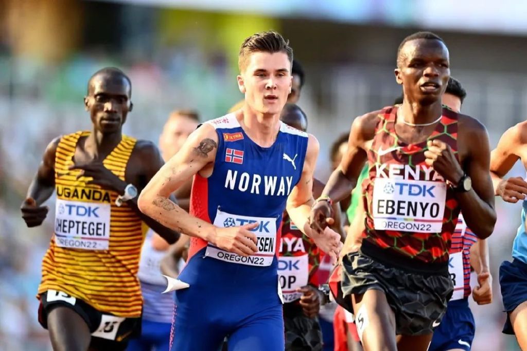 天才才能改变世界,天才男孩变成疯子隐身改变了一切