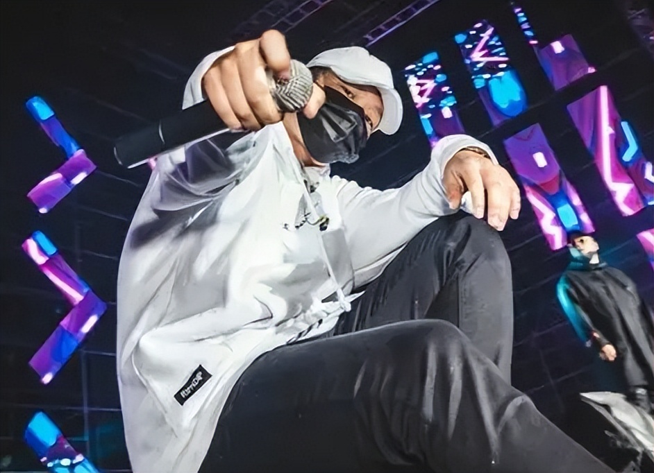 复出不到24小时账号封禁，PGONE发长文回应:求求放过我的音乐!