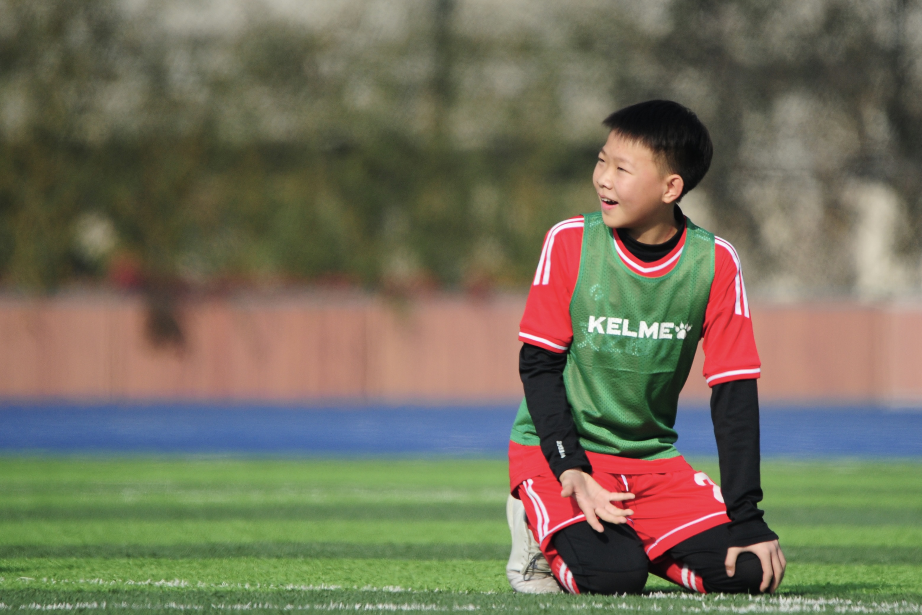 足球比赛怎样拍,怎么拍足球比赛的视频