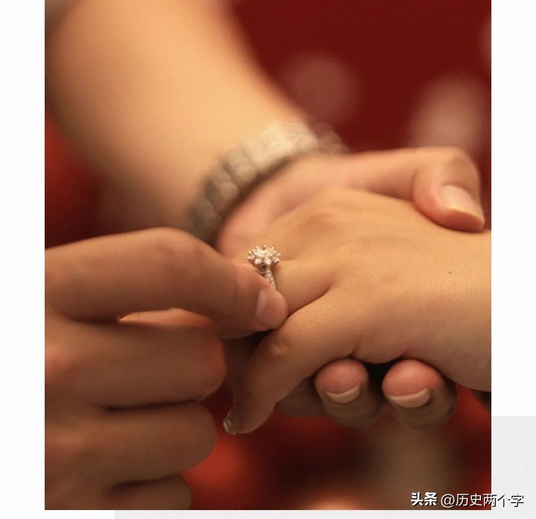 结婚买三金一钻就选周大金,结婚买首饰为什么是三金一钻