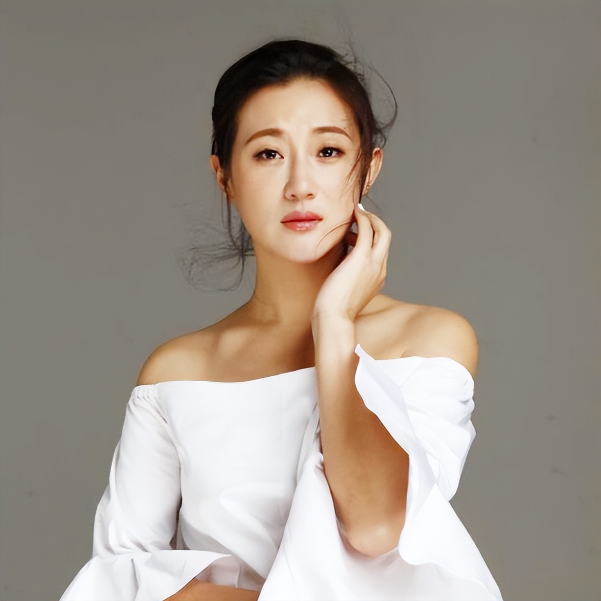 前央视主持人刘斌：三婚娶马蓉闺蜜，三次婚姻均失败，62岁养三娃