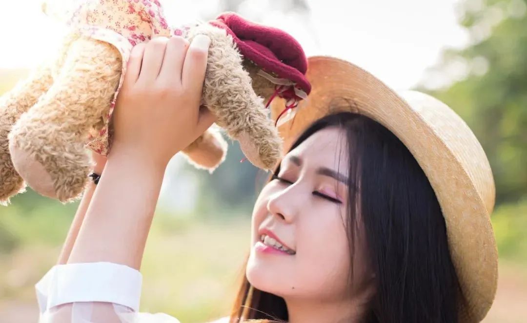 8个拍照技巧人像摄影摆姿不再愁,拍照姿势大全外景摄影技巧