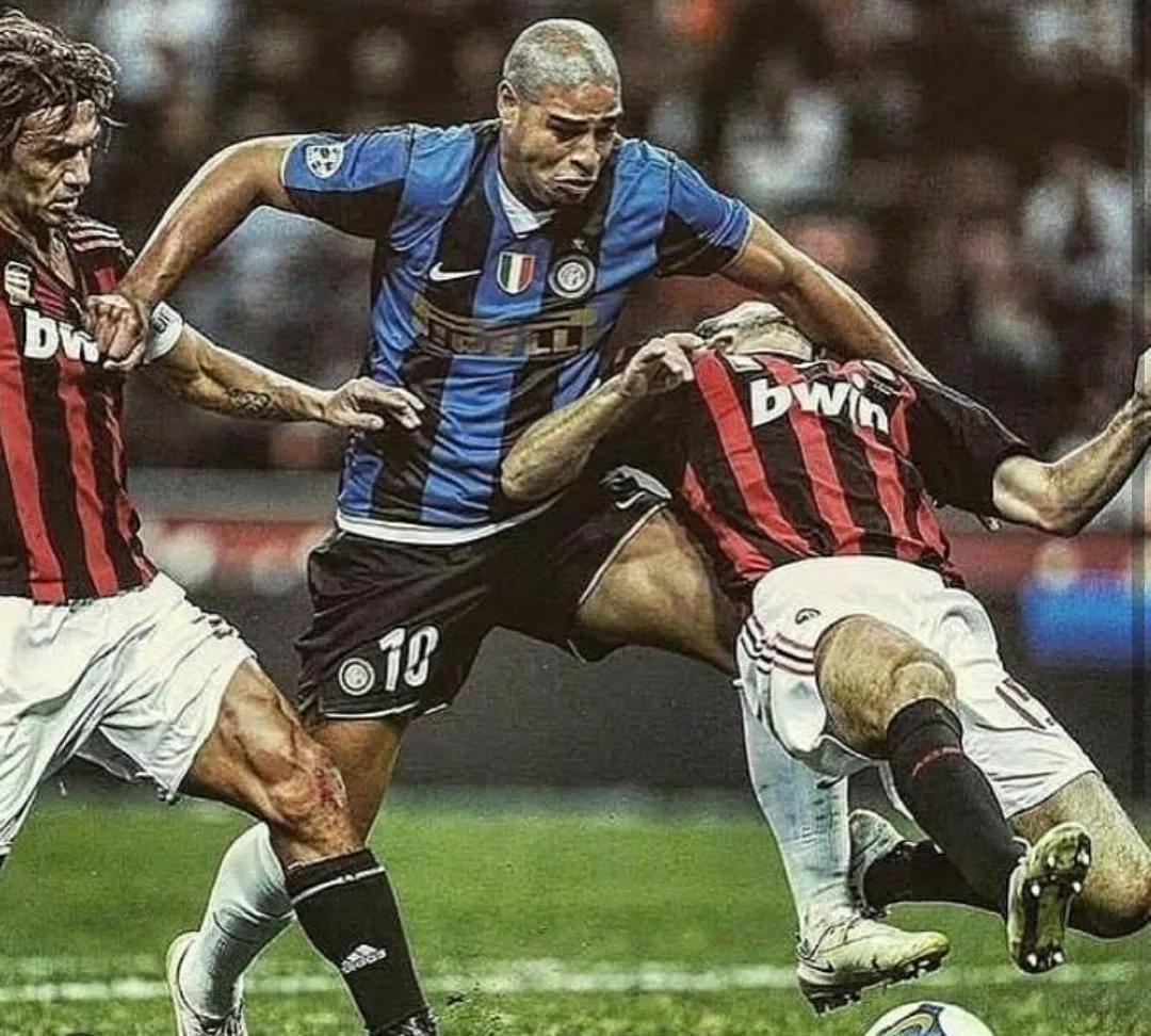 梅西拯救c罗科比,梅西c罗并肩足球拯救地球