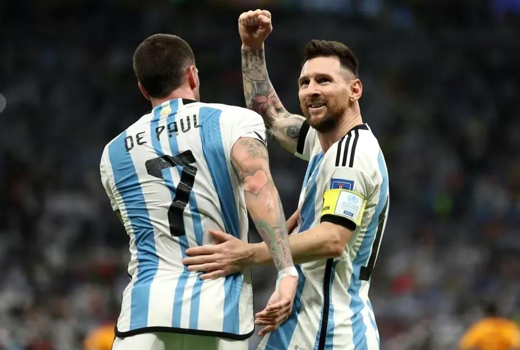 梅西红牌结束美洲杯,梅西黄牌荷兰犯规