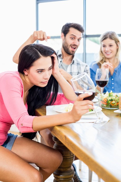 男生老是送我吃的东西,男生老是送一些便宜的小礼物