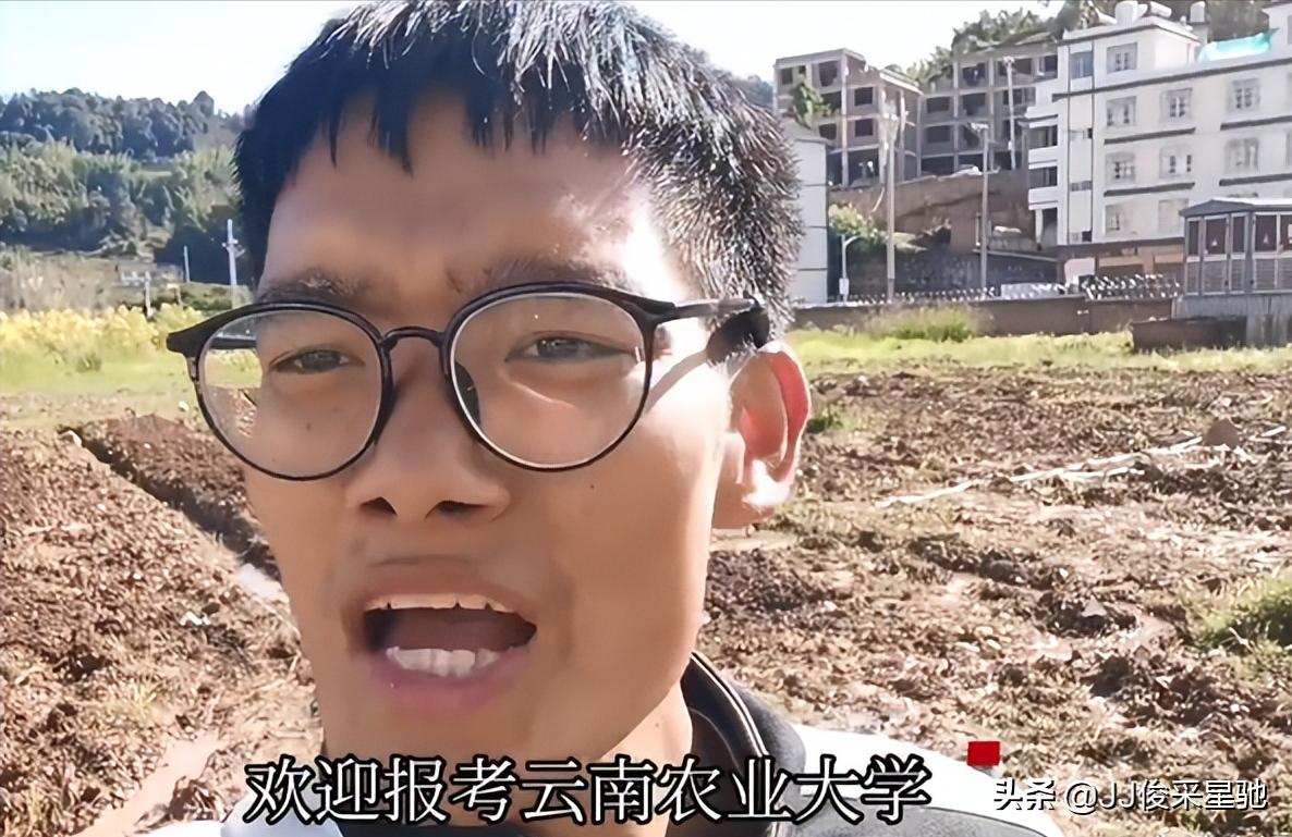 男生宣传母校被吐槽招生简章,学生卖力宣传母校是不是被吐槽