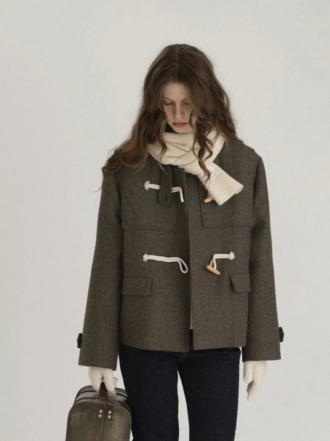牛角扣大衣穿搭高级感小个子,牛角扣大衣如何穿出年轻高级感