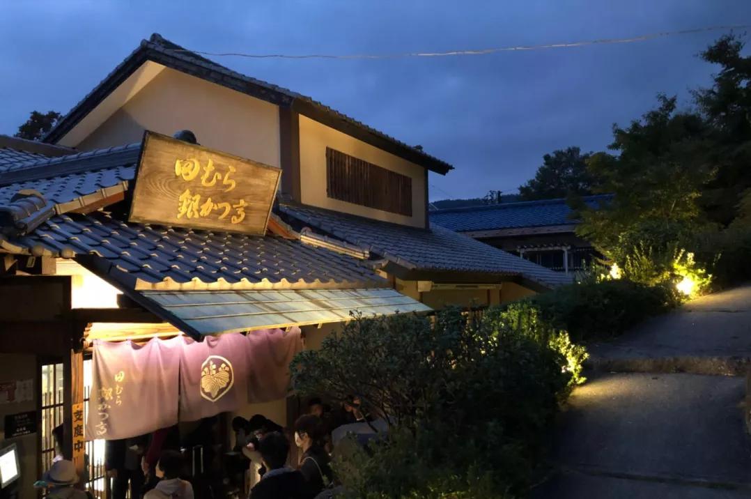 日本一个女生自己去旅游,女生日本独自旅行