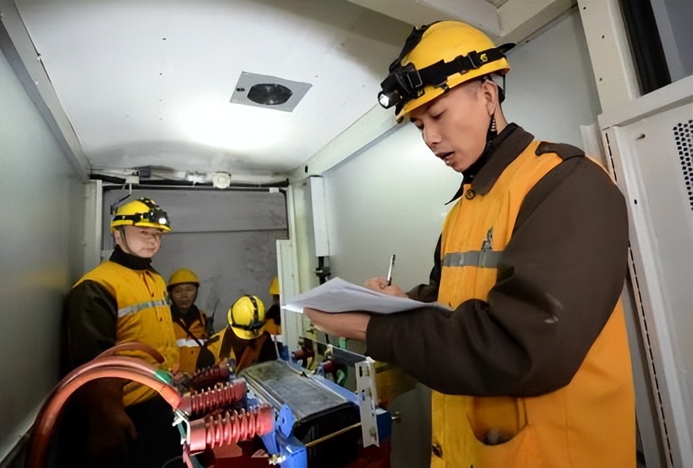 铁路局薪资待遇,铁路局招聘大专生工资待遇怎么样