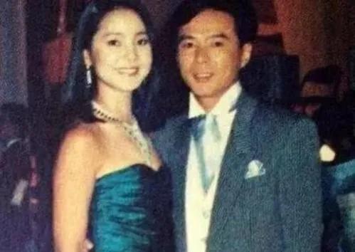 邓丽君被誉为歌甜皇后,甜歌皇后邓丽君罕见照