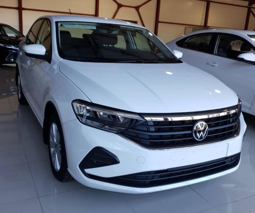 新桑塔纳对比大众polo,polo三厢版代替桑塔纳