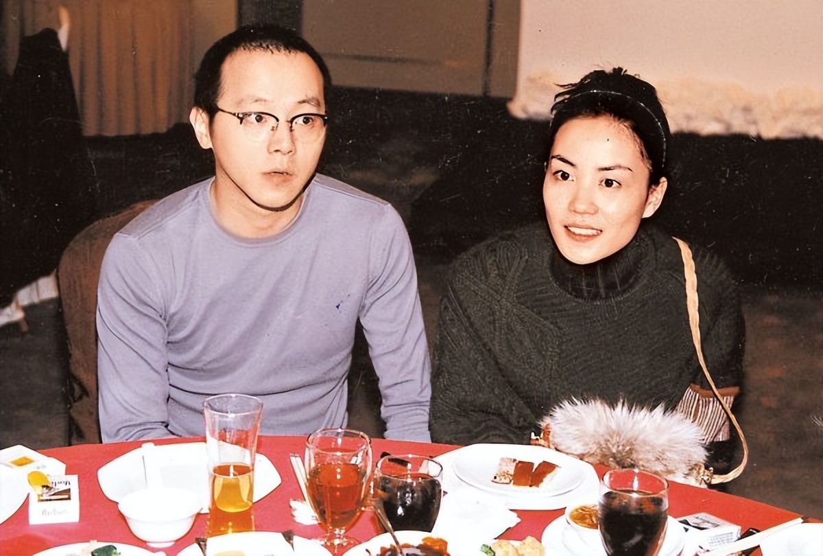 王菲和谢霆锋为什么兜兜转转,王菲和谢霆锋之间兜兜转转的爱情