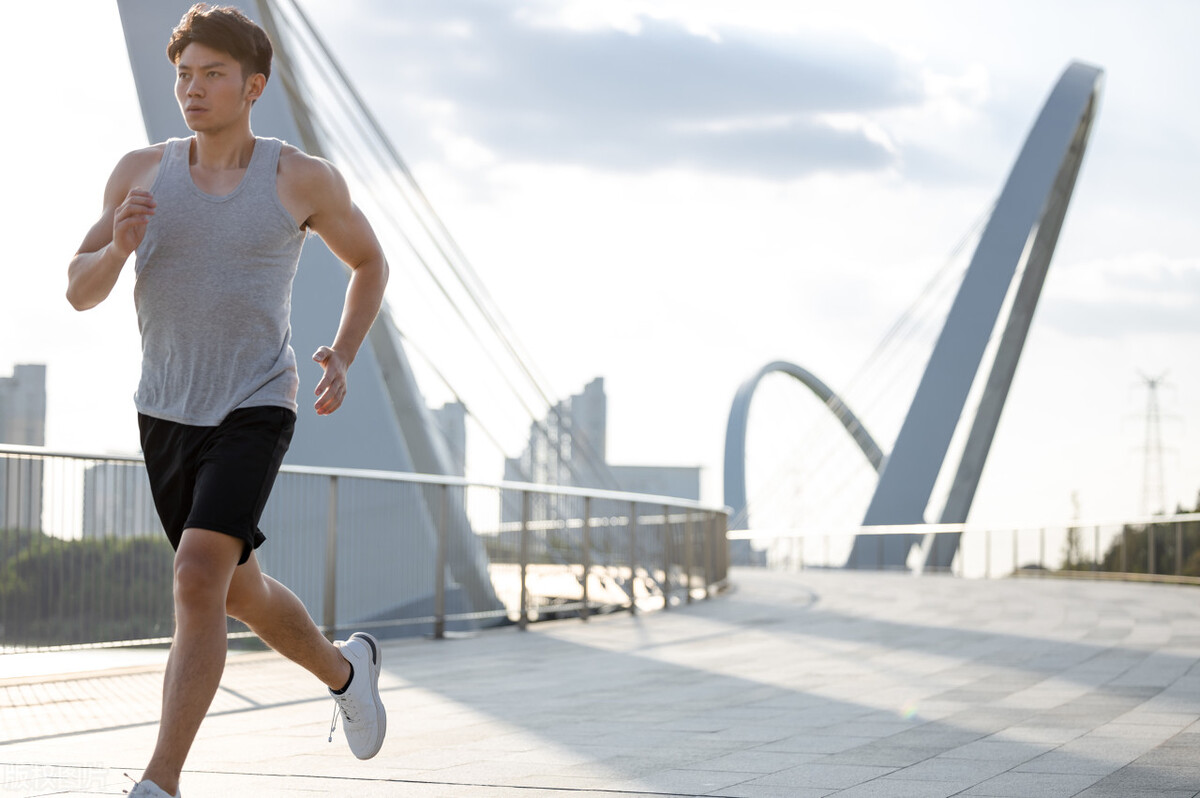 身材偏瘦怎么练曲线,身材偏瘦怎么锻炼增肌