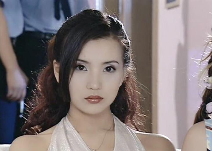 长了一张风情万种的脸下一句,看似清纯实际丰富情史女明星