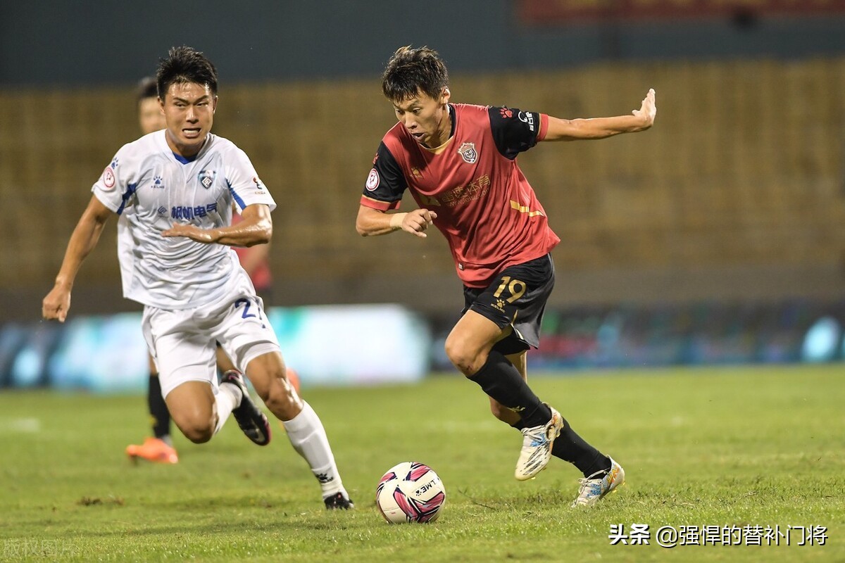 26岁前国脚加盟武汉长江队！中甲24场0球，试训升班马失败