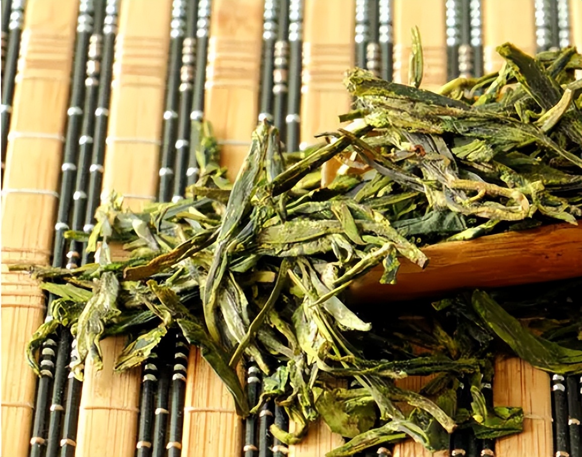 小暑时节喝茶,天气渐凉买什么茶好呢