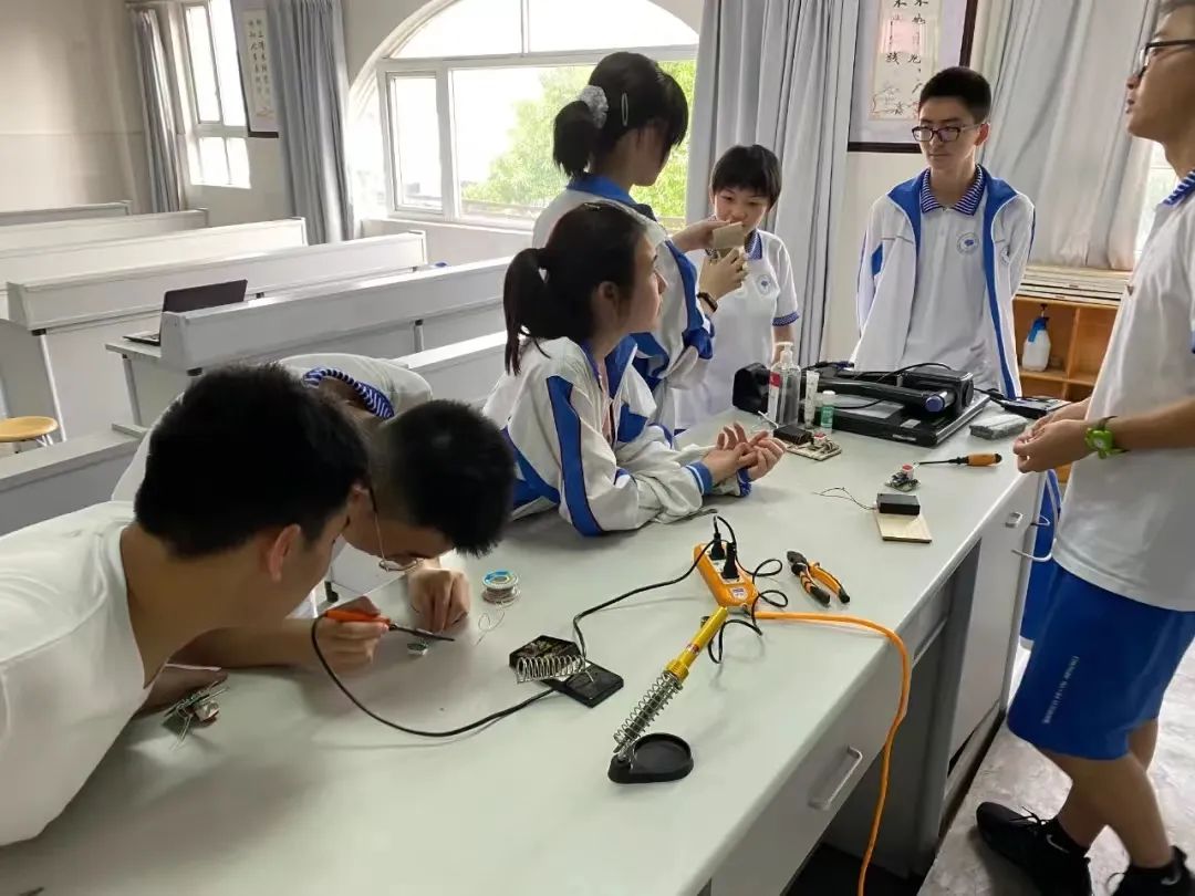 成都市金牛区成都七中八一学校,成都金牛区七中八一高中