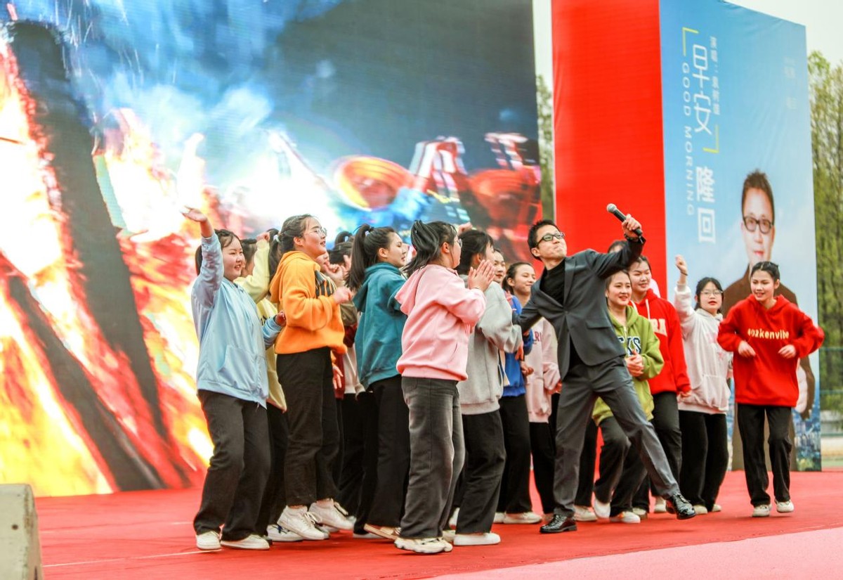 在兴宁足球场取景的电影,兴宁足球电影