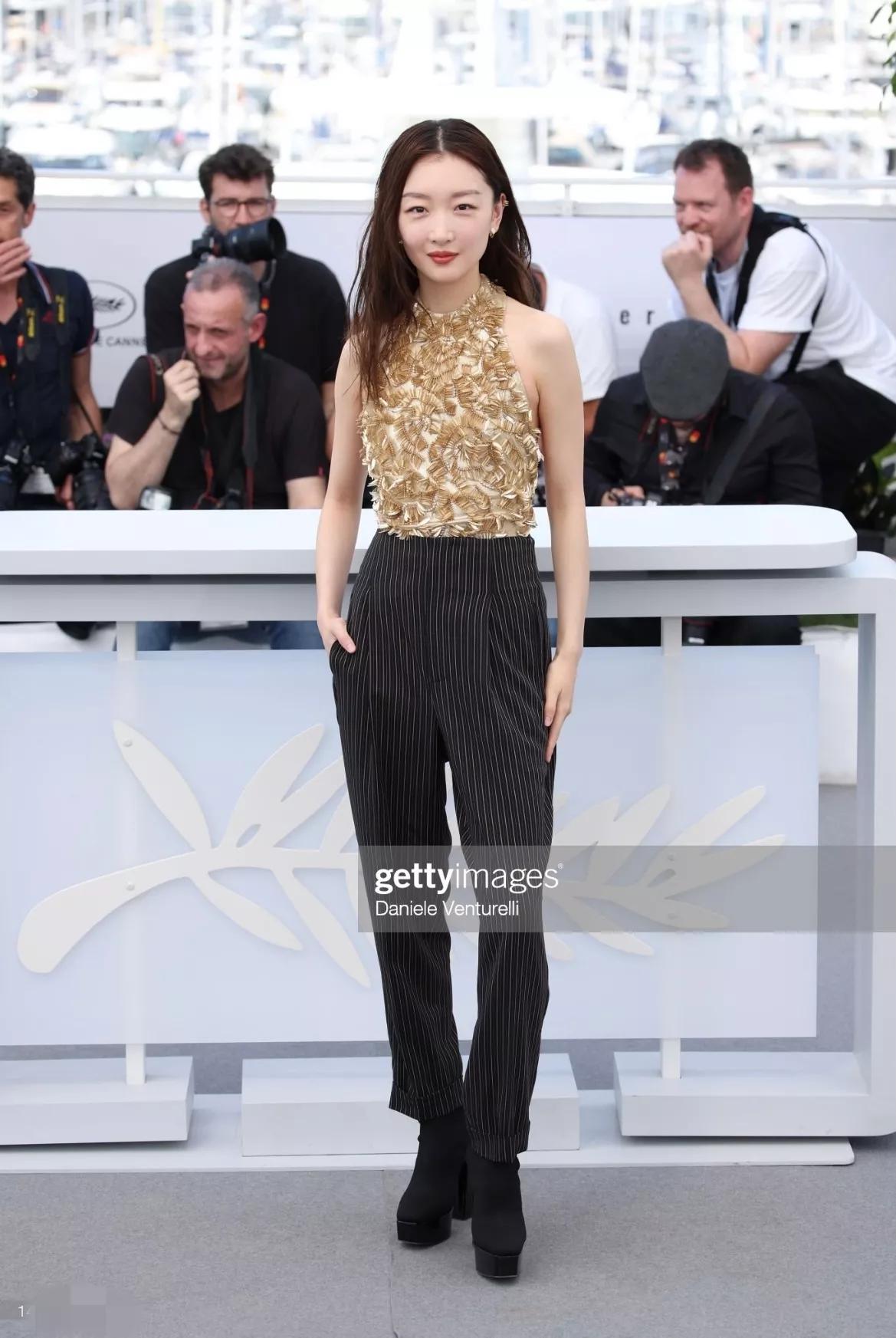 周冬雨面相分析,周冬雨早期后期面相