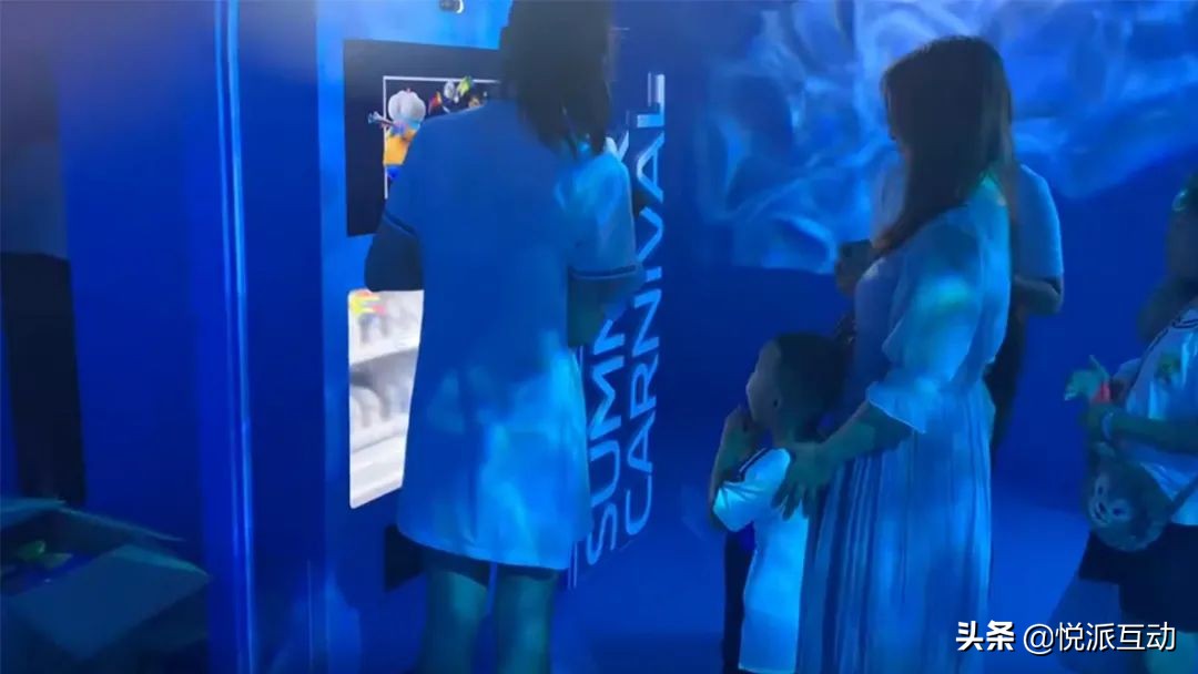 来看看天猫、vivo和可口可乐如何将贩卖机玩出了新花样？