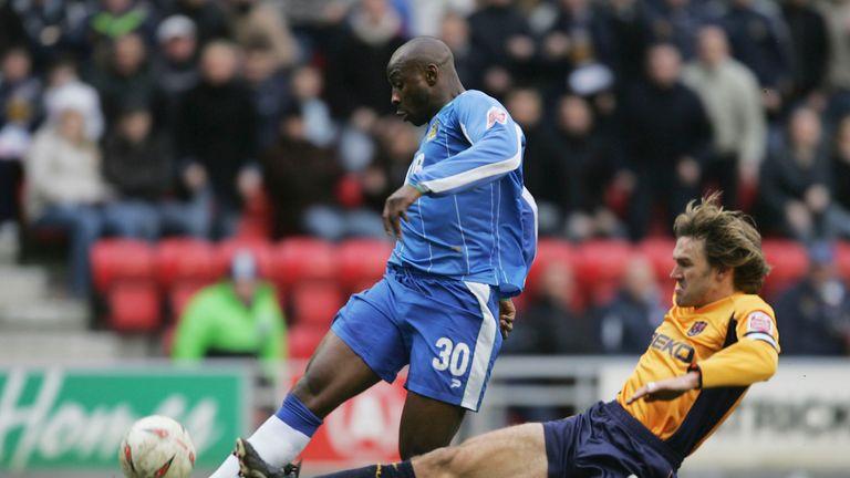 「怀旧英超」贾森·罗伯茨：温柔、博爱且志存高远的“肌肉硬汉”