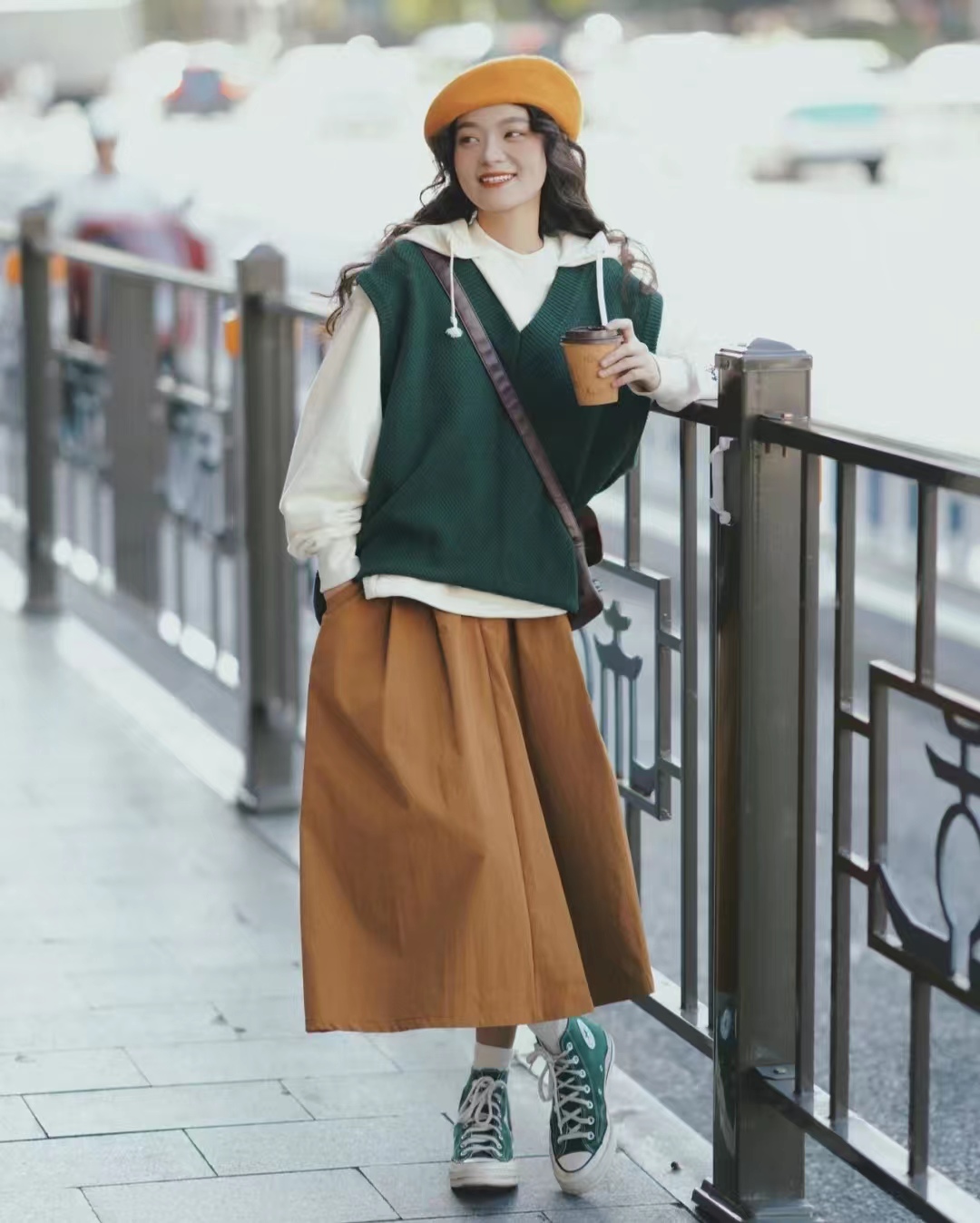 绿色配什么颜色最搭配比较高级,绿色和什么颜色搭配高级感