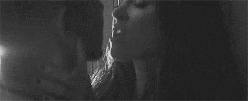 女友喝酒咬断男友舌坐牢了吗,男子被喝醉女友咬断手指后续