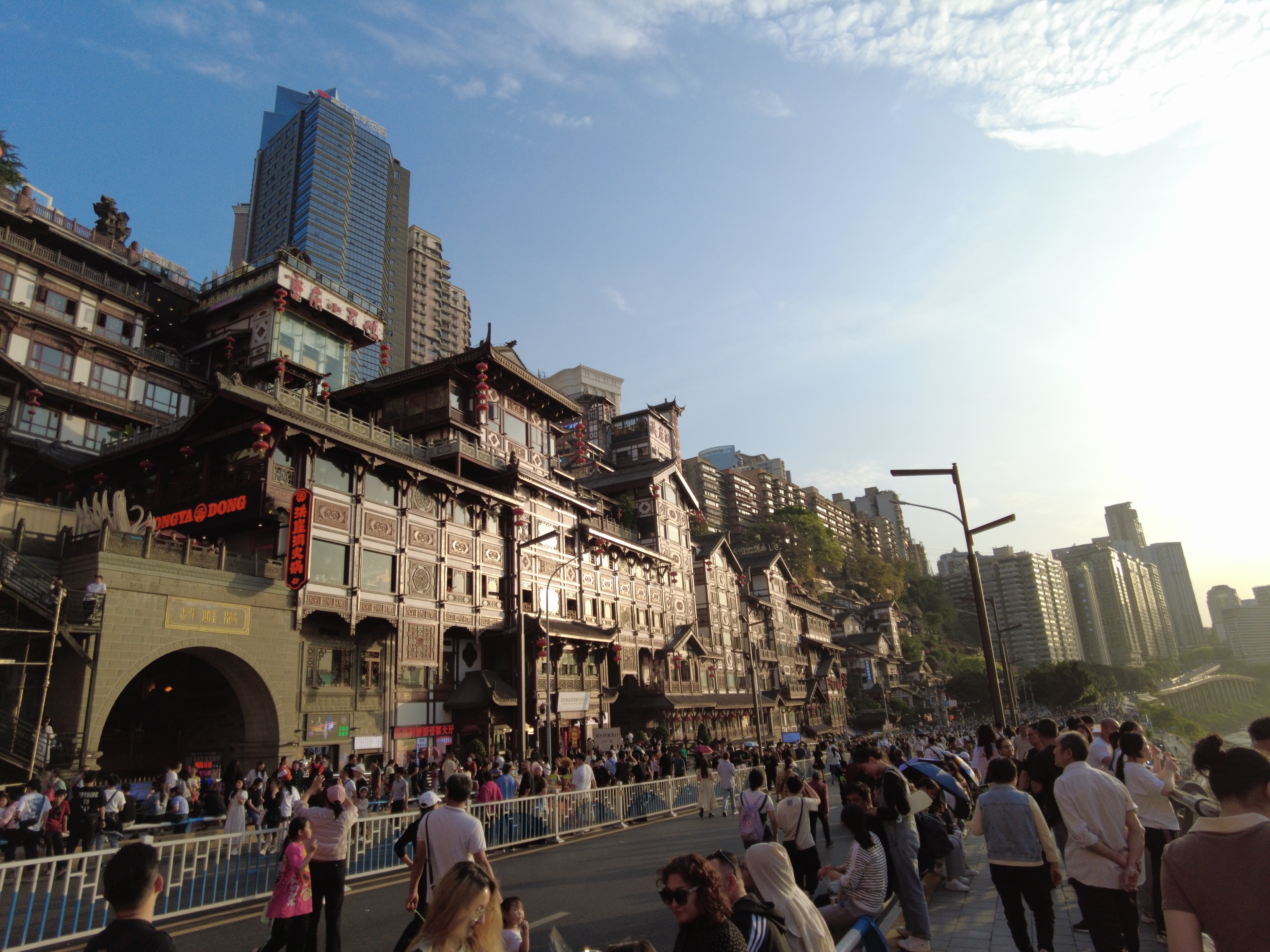 重庆封桥宠外地游客,重庆封桥封路方便游客