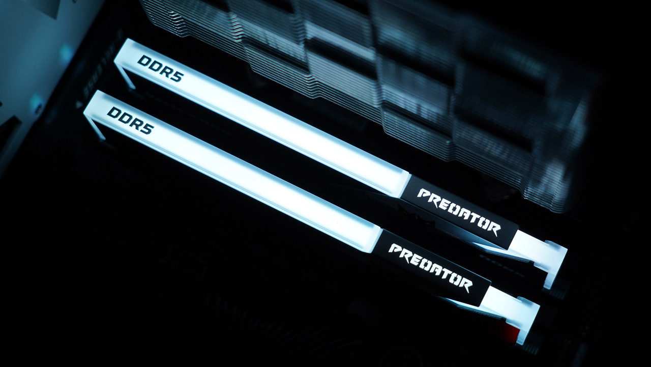 内存宏碁掠夺者ddr5跑分多少,宏碁掠夺者内存条炫光和冰刃展示