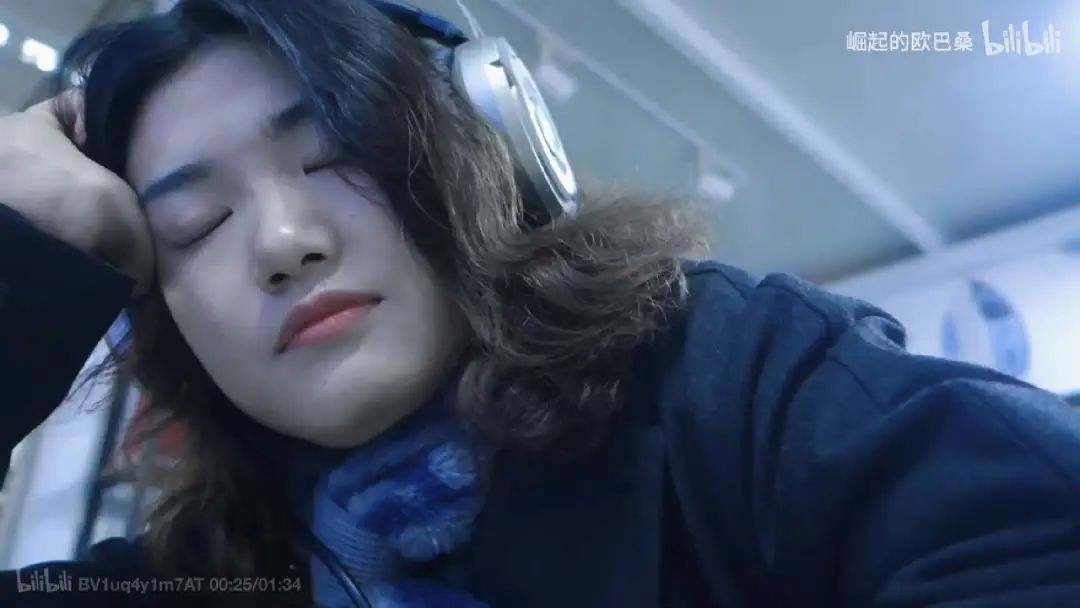 我是秋水，一个失业博主、丧逼青年