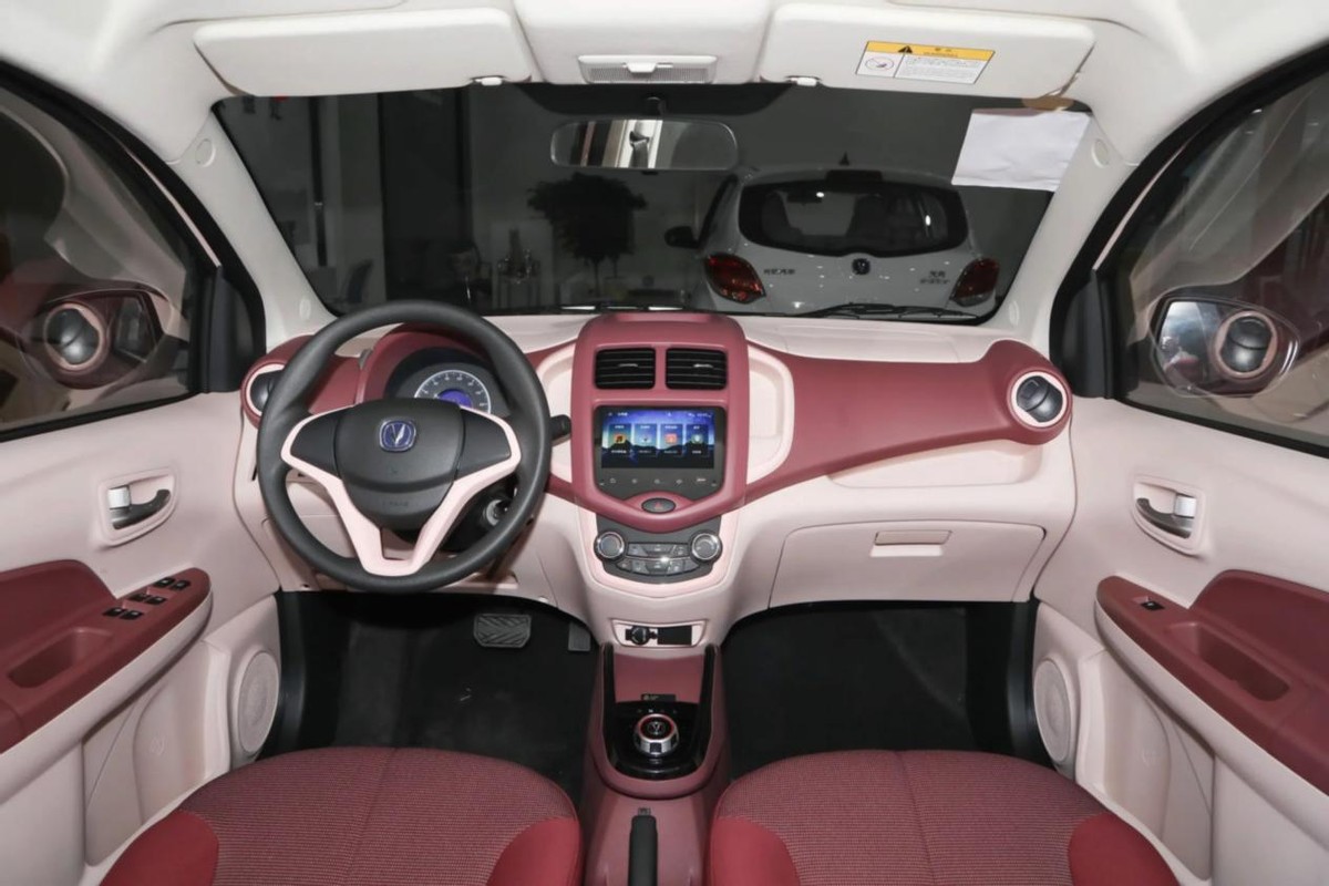 奔奔ev对比宏光miniev,开着五菱宏光miniev去旅行