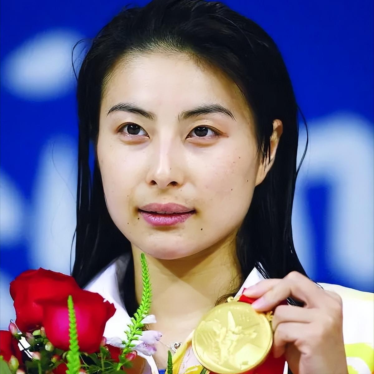 郭晶晶霍启刚最新消息出席晚宴,郭晶晶受伤霍启刚反应