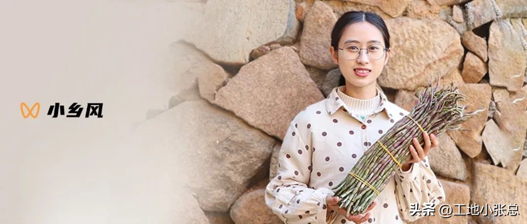 大学生奇葩摆摊,大学生摆摊走红