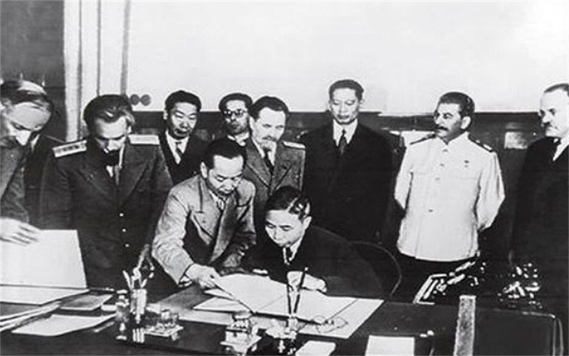 志愿军进朝鲜拯救危局时，金日成还剩多少人？