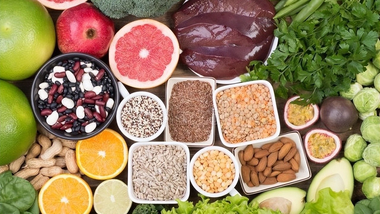 老年人脑部萎缩吃什么维生素好呢,老人脑萎缩吃什么能食疗恢复