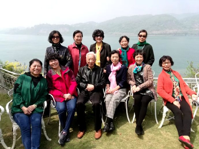 一场惊心动魄的篮球赛,一场别开生面的篮球赛作文