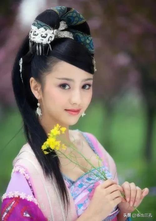 花开半夏如诗如画的下一句,花开半夏如诗如画完整版