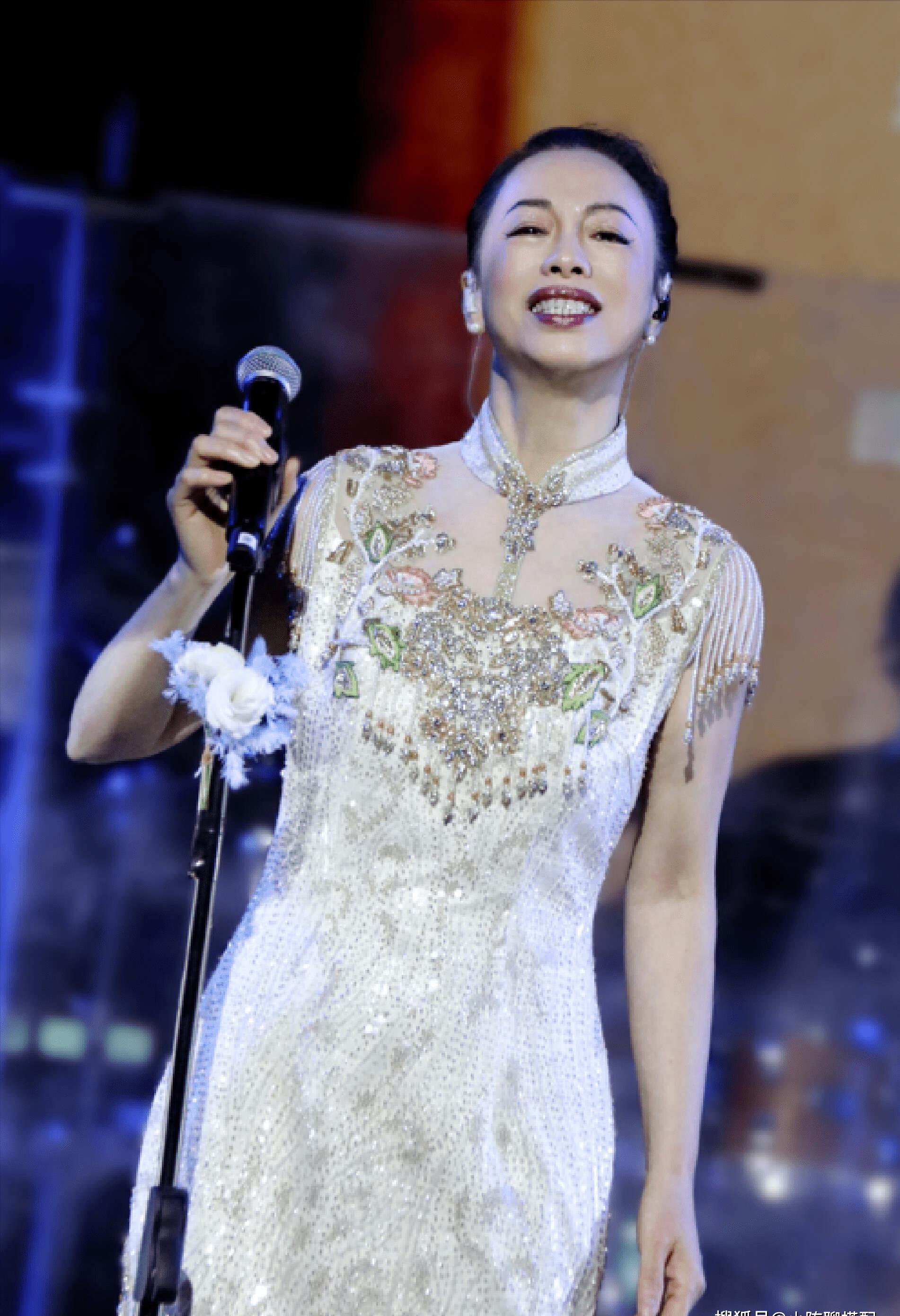 黄绮珊魅力照,55岁黄绮珊齐刘海