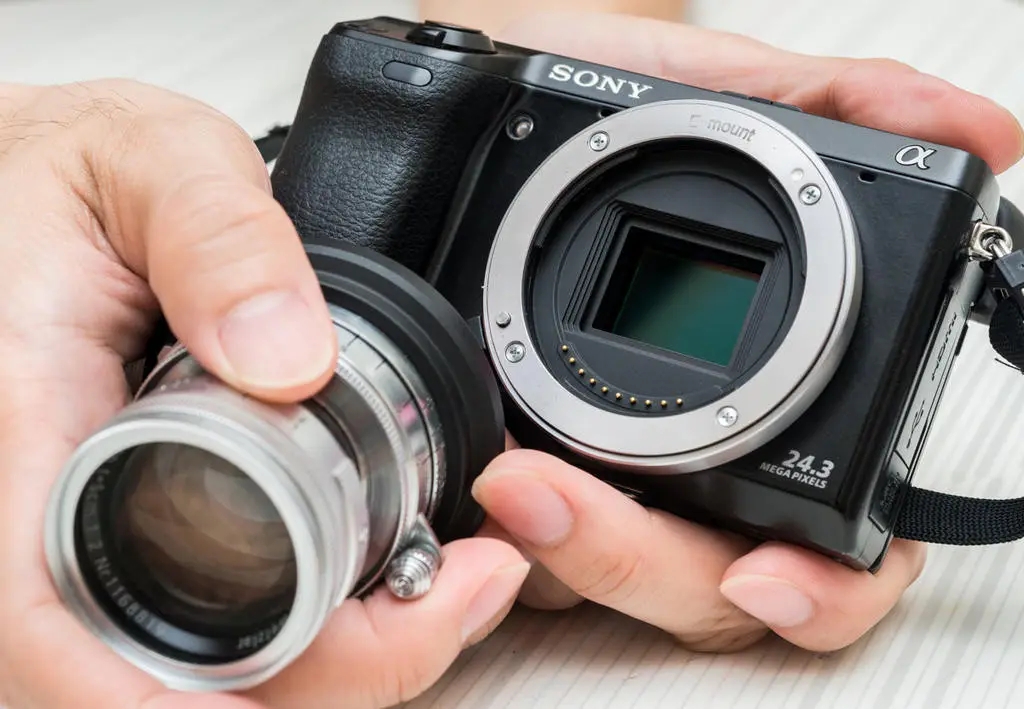 索尼e卡口变焦镜头推荐,索尼e卡口变焦18-135镜头测评