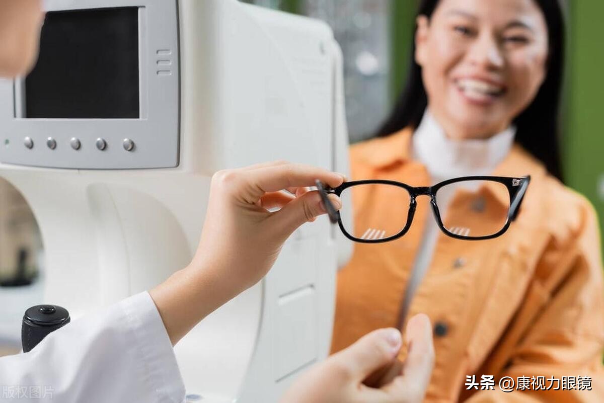 线上眼镜为啥比线下便宜,线上线下眼镜价格差太多