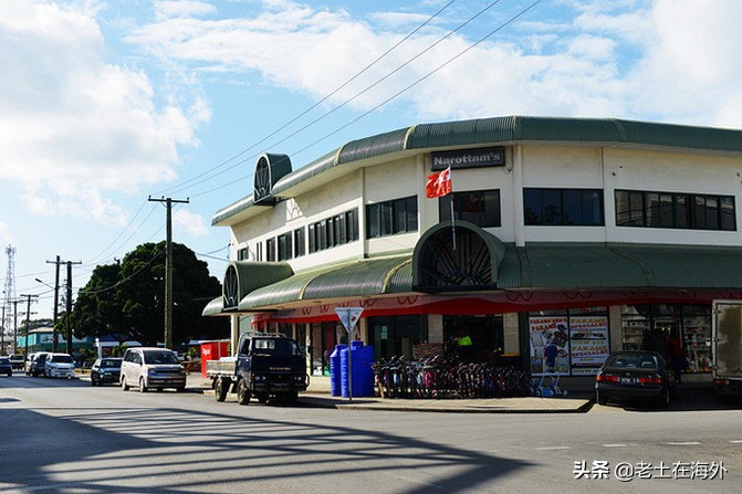 汤加面临的是火山喷发还是海啸,汤加火山爆发汤加还好吗