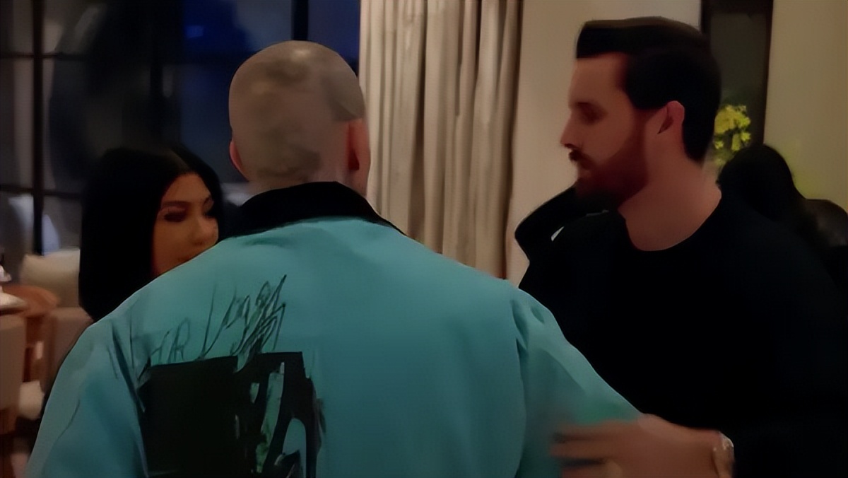 卡戴珊办奢华婚礼！被前任撞见亲热场面，修罗场引全网吃瓜