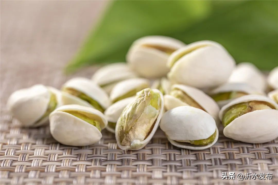 想要高质量睡眠试试这10种食物,四种食物让你一觉睡到大天亮